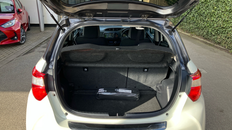 Toyota Yaris 1.5 Hybrid Y20 5dr CVT [Bi-tone] Hybrid Hatchback